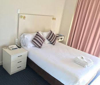 Motor Motel 3*